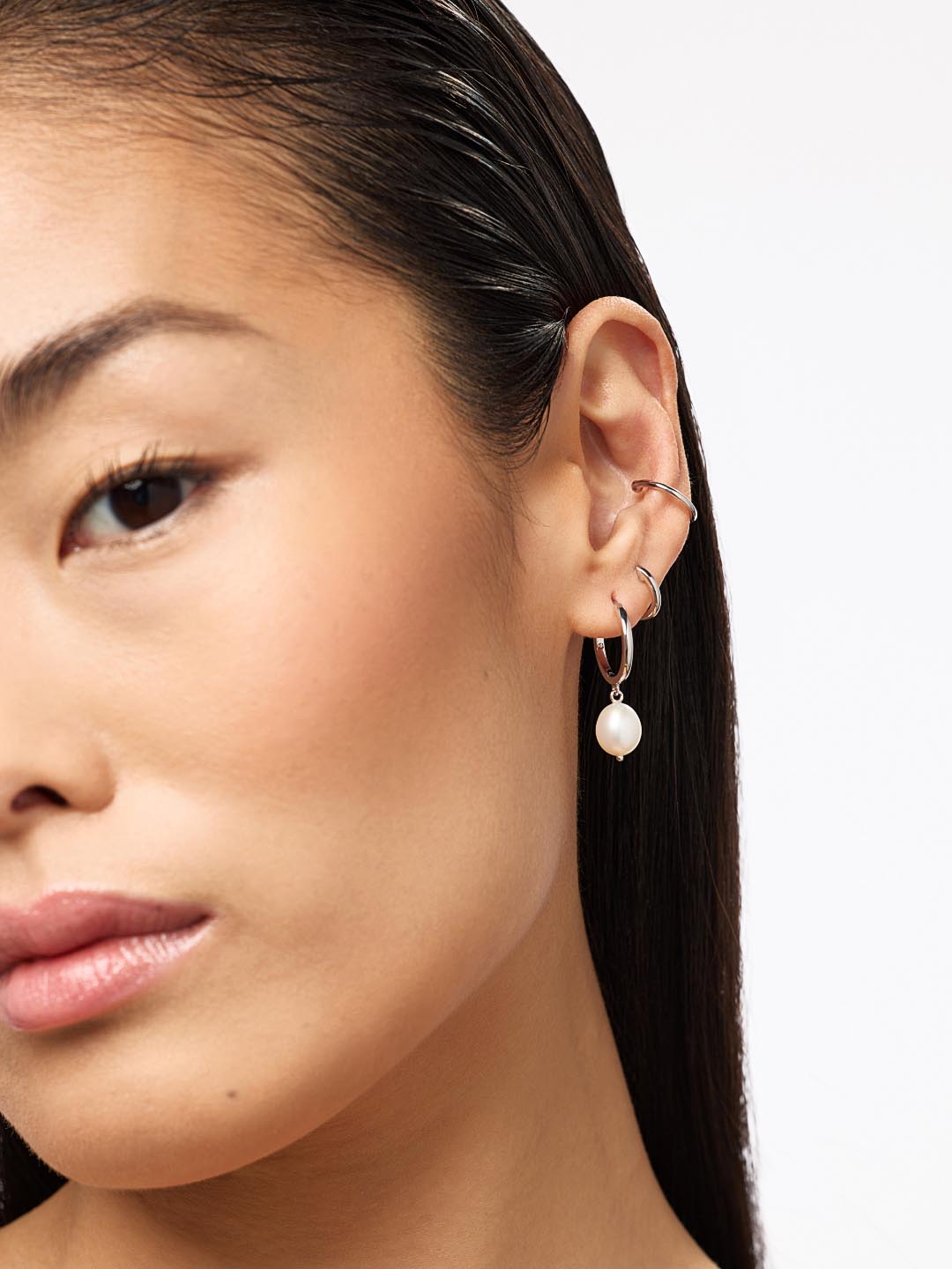 Pearl Hoops - Medium Frida Silver