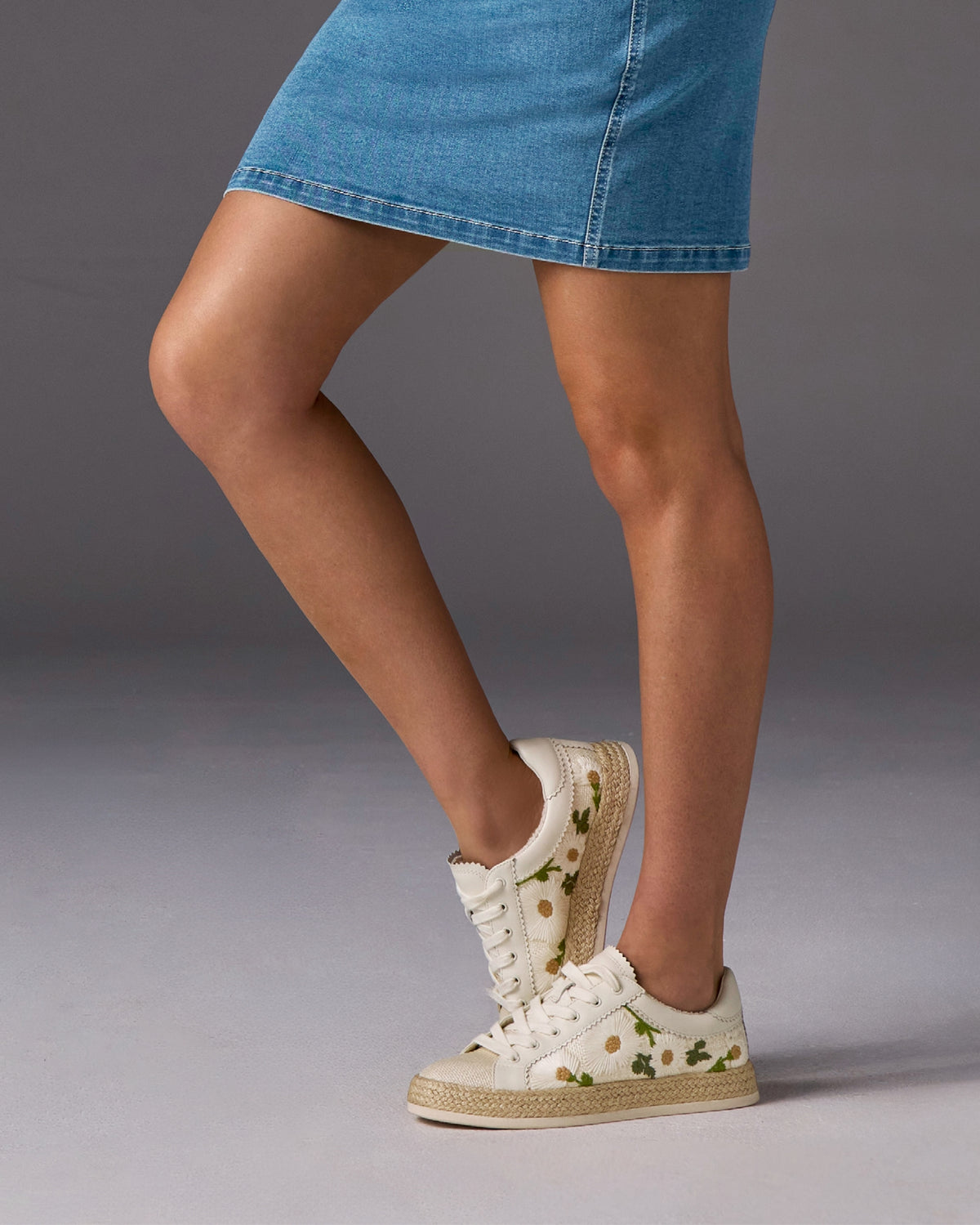 Embroidered Flower Sneaker White