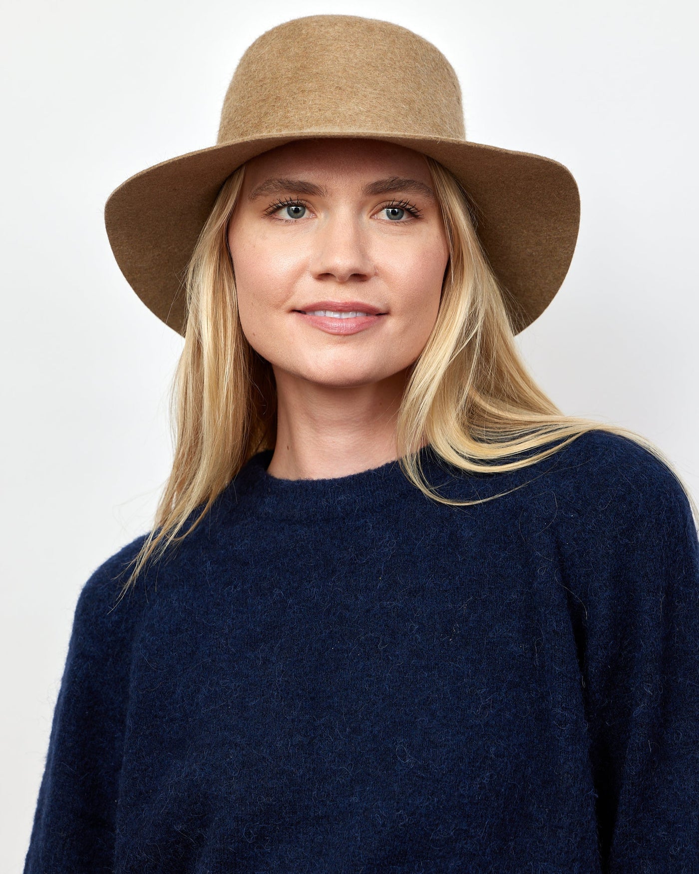 Anna Packable Bucket