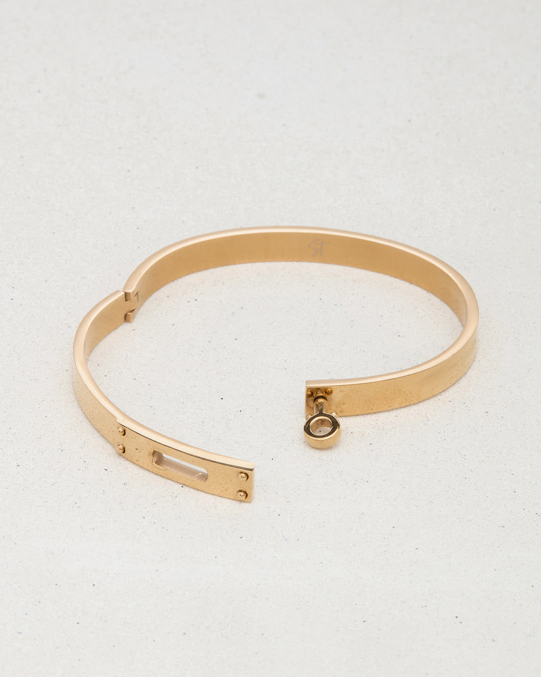 Voltaire Cuff