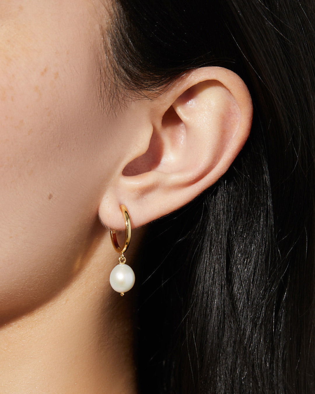 Pearl Hoops - Medium Frida | Boston Proper