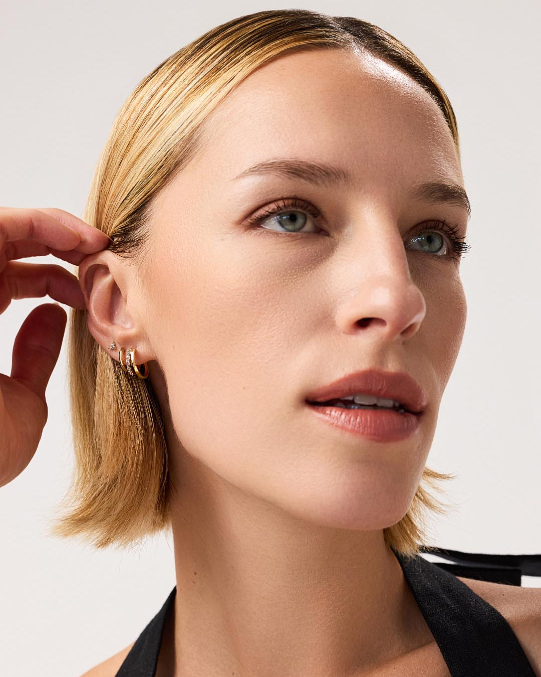 ana luisa◆シルバー＊ミニハギーフープピアス＊MINI HUGGIE Small Huggie Hoop Earrings | Ana Luisa | Online Jewelry