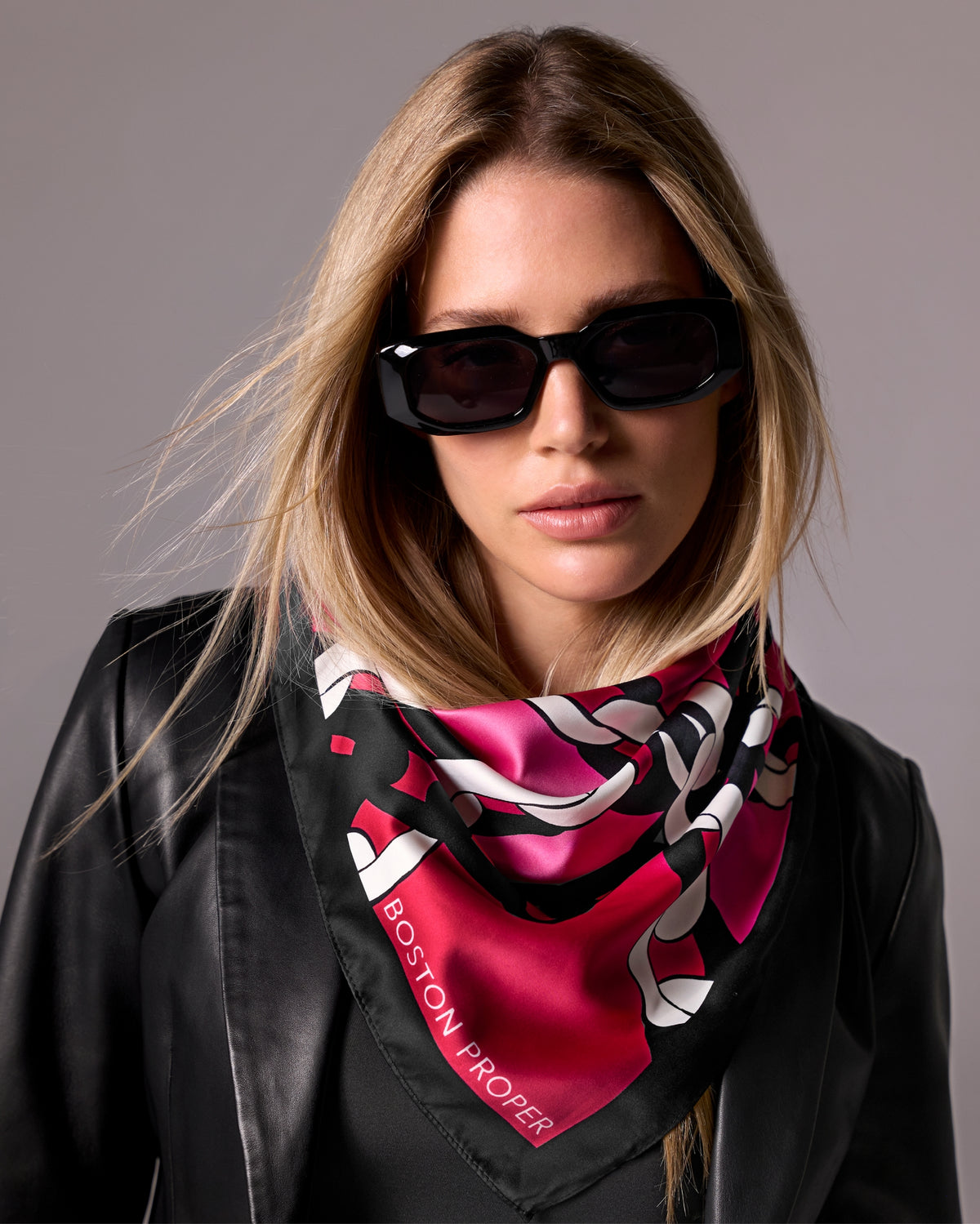 Boston Proper Chain Scarf Pink/Black