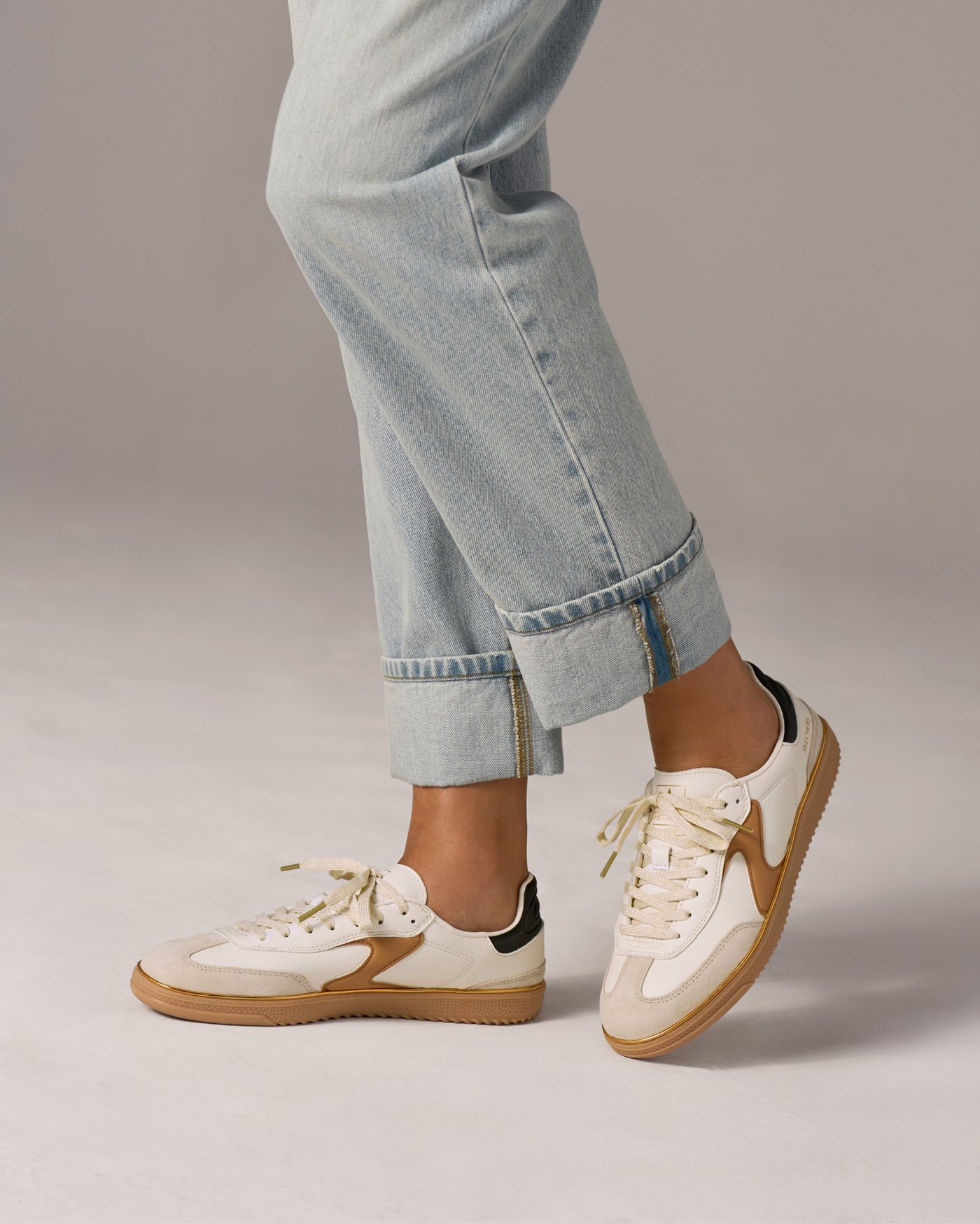 Skechers Leather and Suede Color Blocked Metallic Lace Up Sneaker White Multi