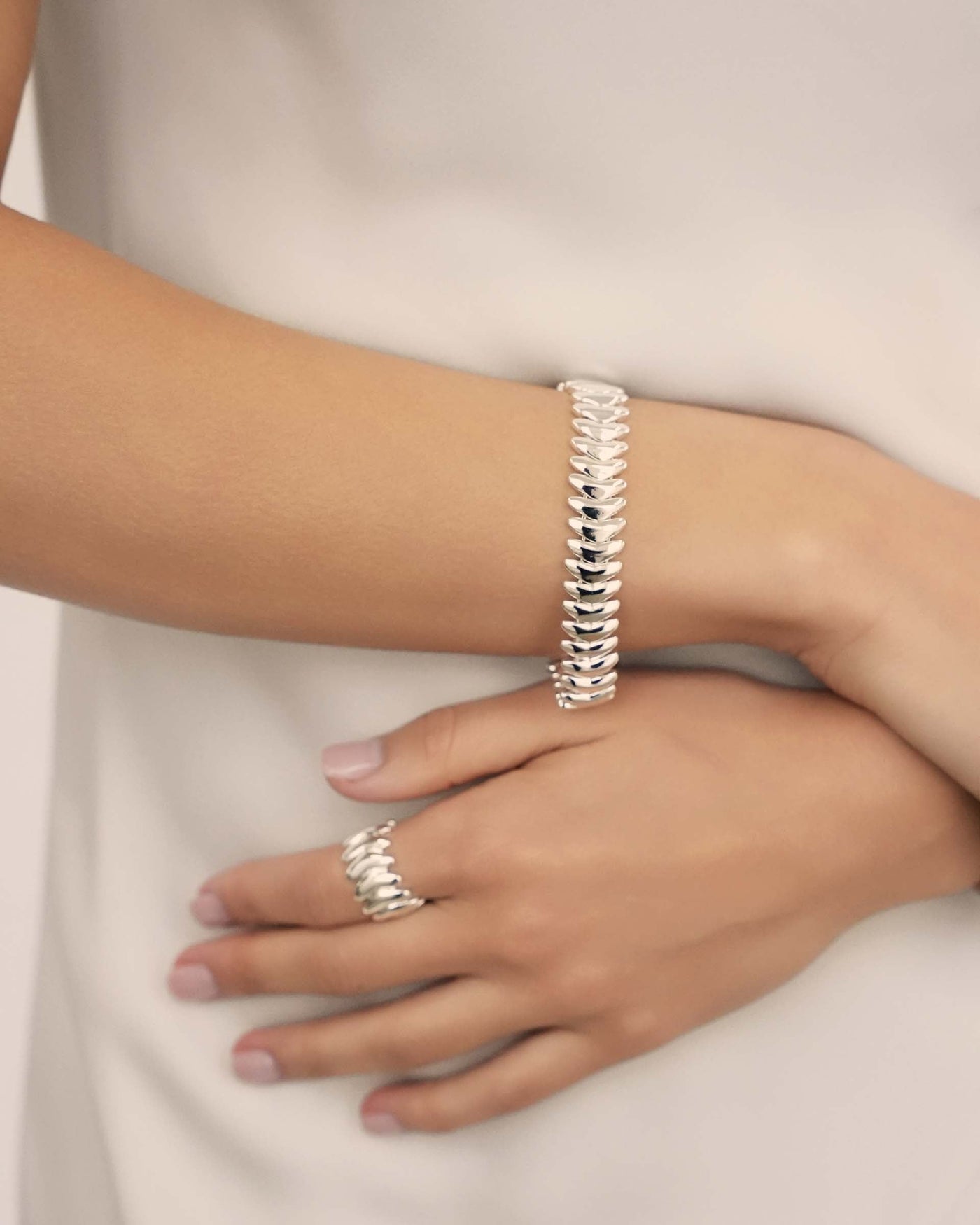 Metal Moderna Bracelet