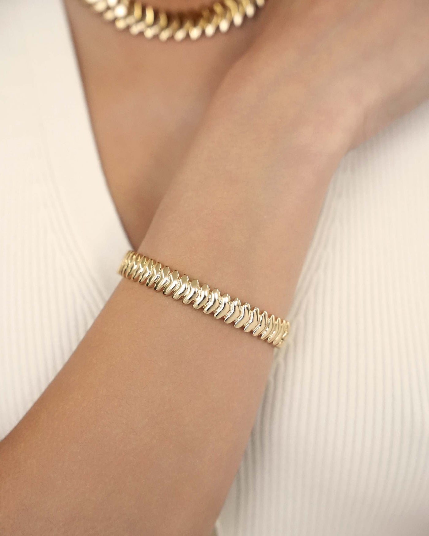 Metal Moderna Bangle