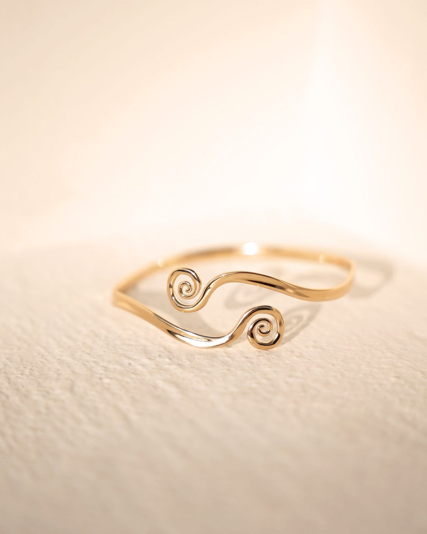 Intertwined Aura Arm Cuff