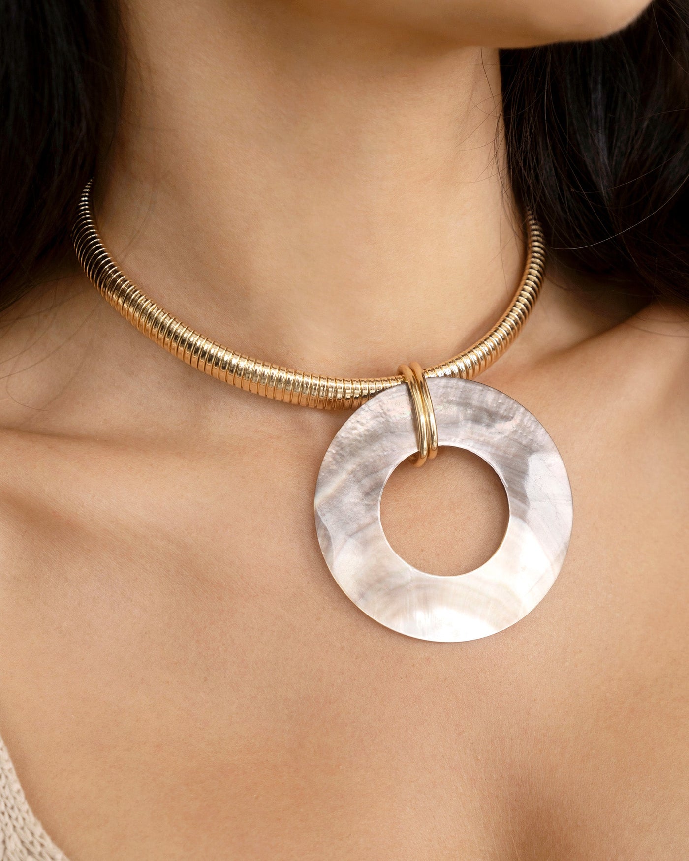 Shell Open Circle Pendant Flex Chain Necklace