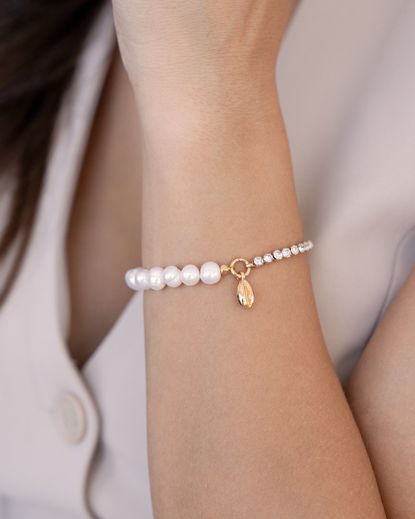 Pearl and Crystal Shell Bracelet