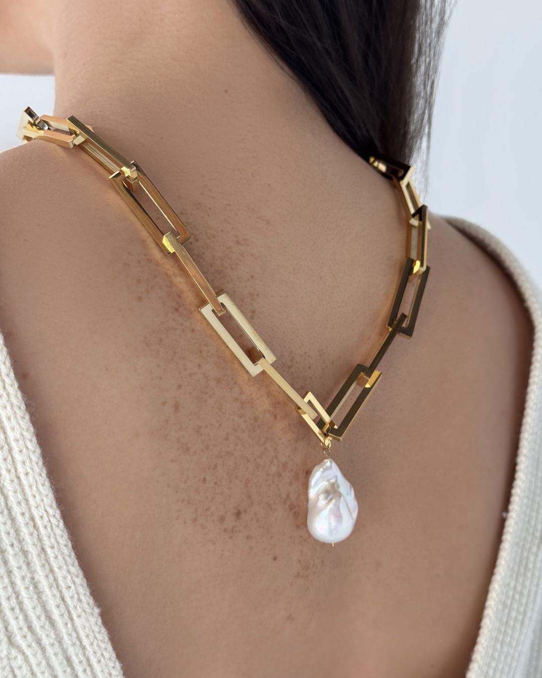FRESHWATER PEARL TERRY NECKLACE
